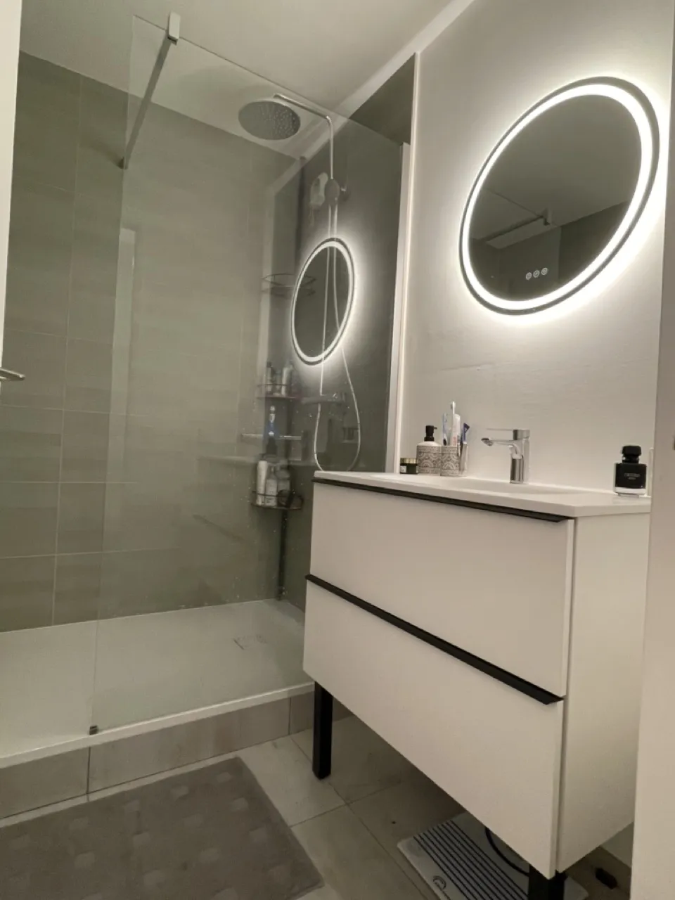 apres-renovation-salle-de-bain-verte