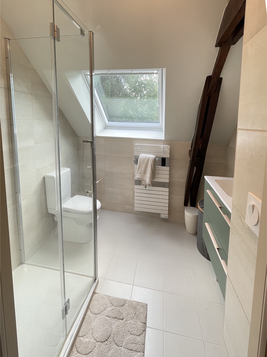 salle-de-bain-materiaux-ecoresponsable-vitre